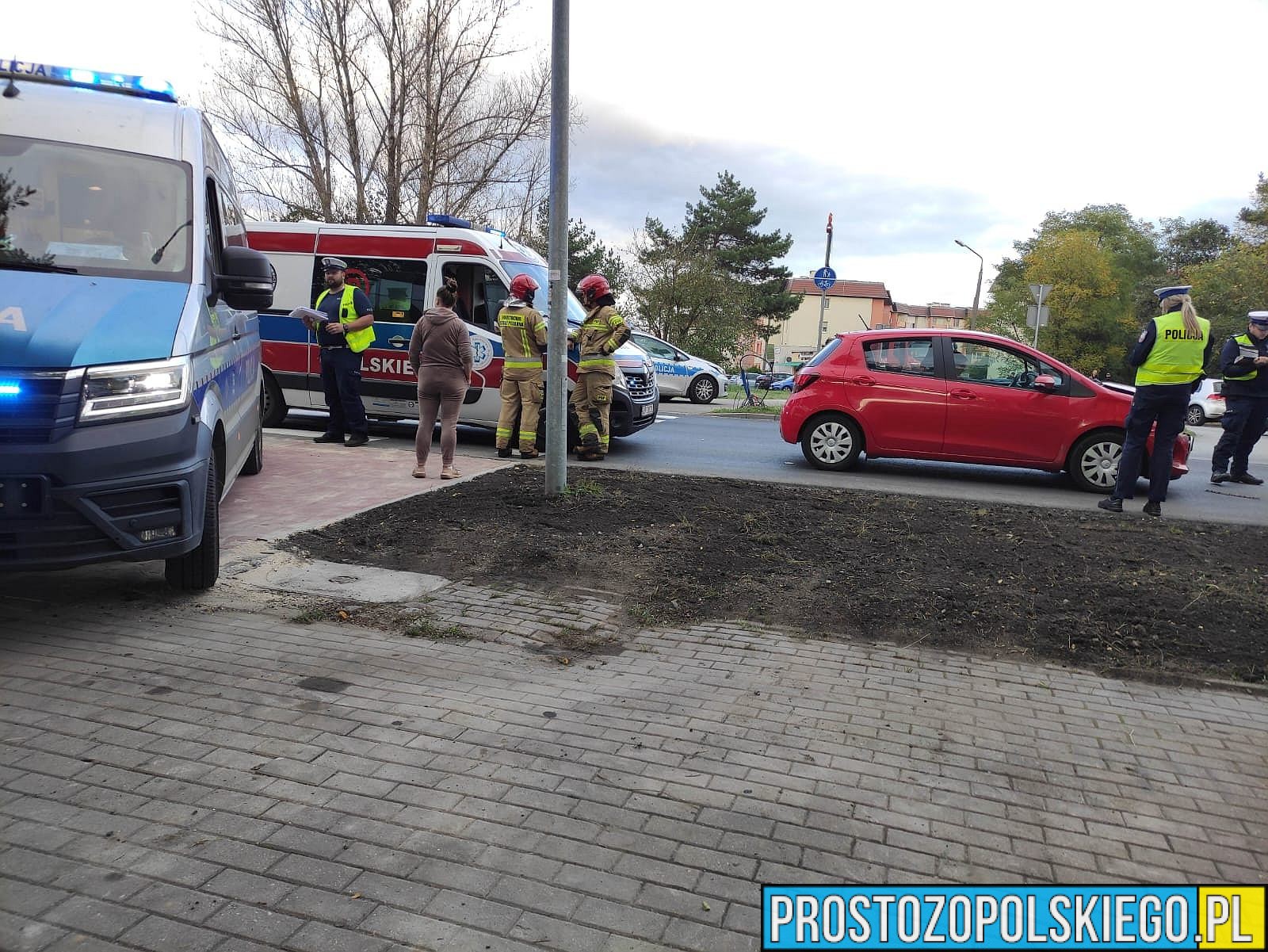 Zderzenie dwóch samochodów na ul. Oświęcimskiej w Opolu.(Zdjęcia)