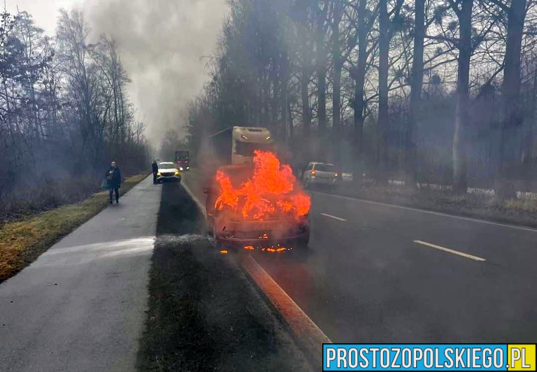 Pożar auta ulicy Wojska Polskiego w Kędzierzynie -Koźlu