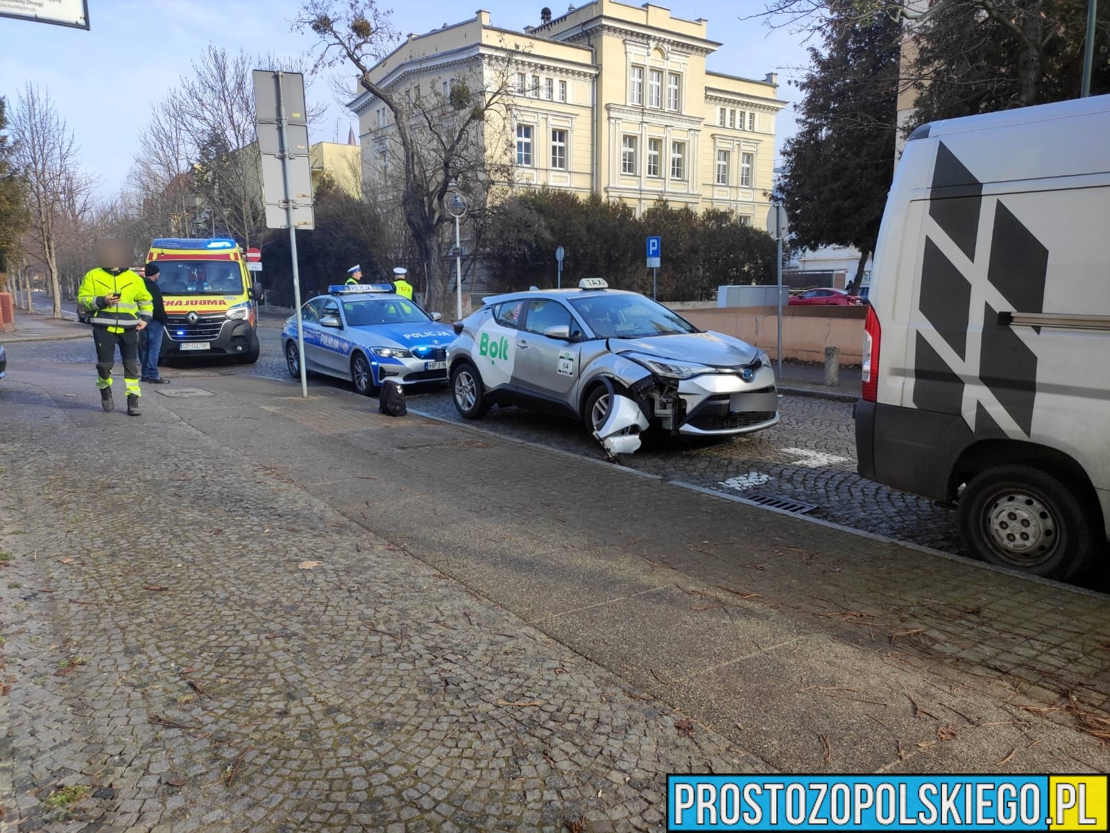 Wypadek na skrzyżowaniu ulic Powstańców Śląskich, a Strzelców Bytomskich w Opolu (Foto&Wideo)