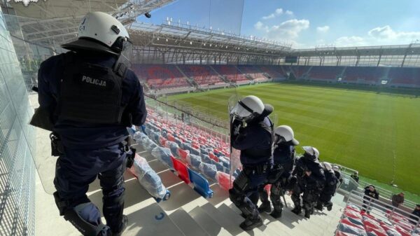 Ćwiczenia Policji na nowym Stadionie Opolskim – Doskonalenie Zabezpieczenia Imprez Masowych