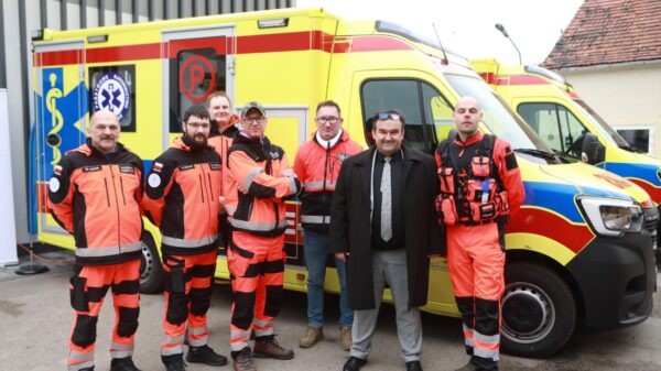 Kolejne nowoczesne karetki dla pacjentów z Oleśna i okolic (Zdjęcia)