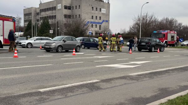 Wypadek z udziałem trzech samochodów na ul. Sosnkowskiego,a Wodociągowa w Opolu