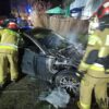 Pożar samochodu i drewnianego kiosku w Krapkowicach na ul. Krasickiego