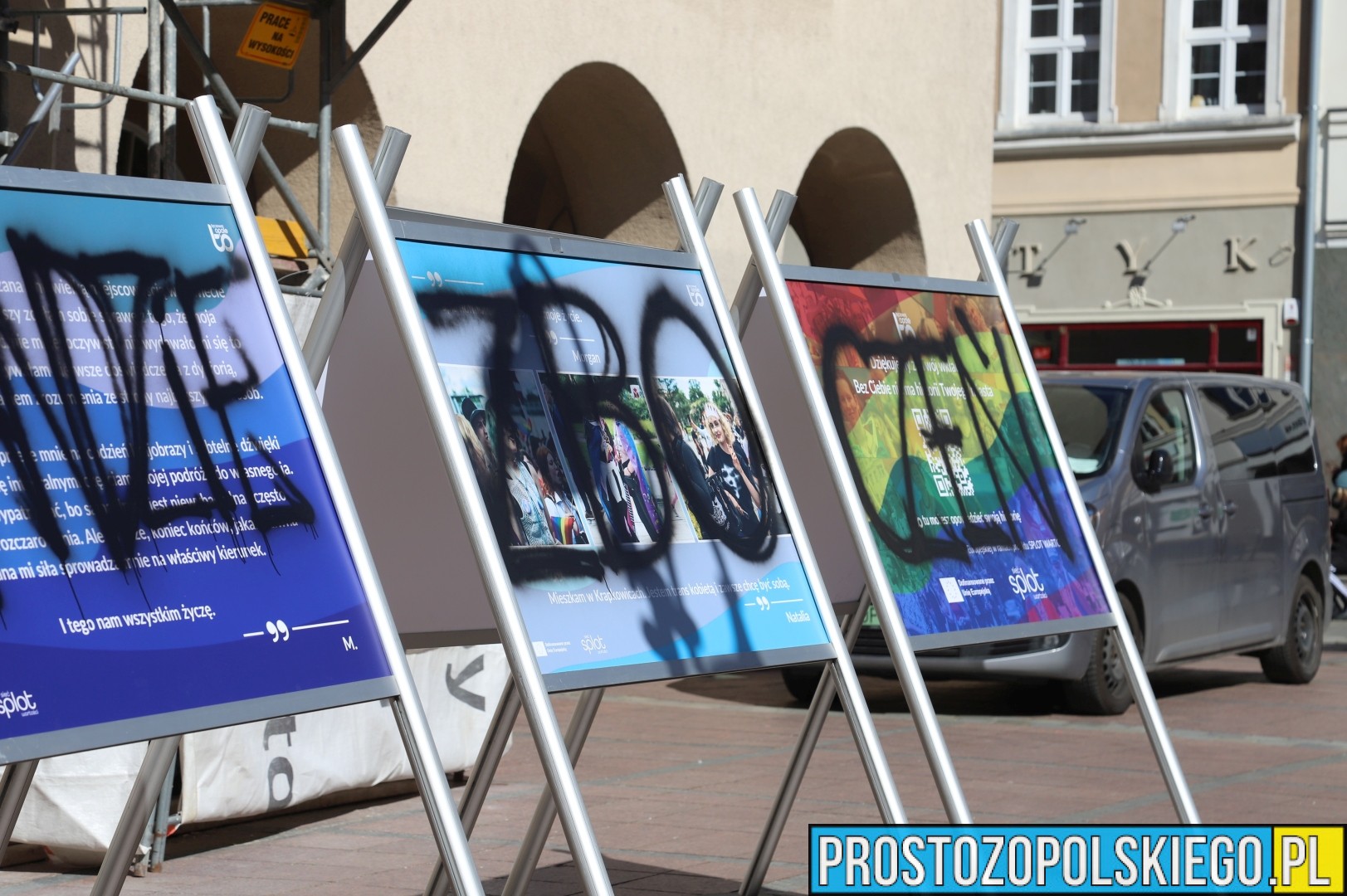 grzegorz braun w opolu, braun w opolu, prostozopolskiego, prosto z opolskiego, braun w Opolu, opole braun, zniszczył wystawę, braun zniszczył lgbt, grzedorz braun w opolu lgbt,