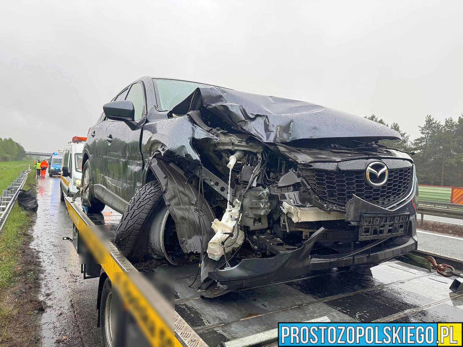 Wypadek na autostradzie A4 na 226 km Katowice. Osobówka wjechała w cysternę