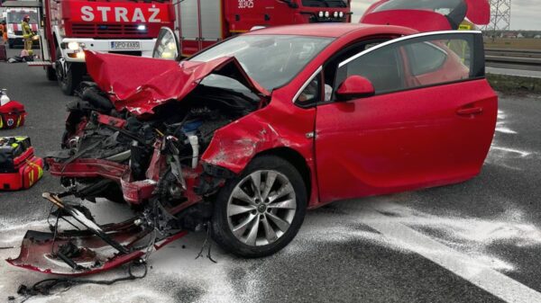 Wypadek na A4 na 211 km kierunek Katowice. Cztery osoby zostały ranne w tym 7-letnie dziecko . Na miejscu lądował LPR