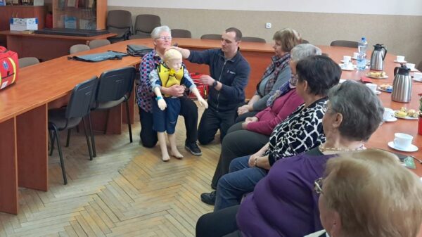 Seniorzy w akcji! W remizie OSP Zagwiździe nie tylko czuwają druhowie – uczą się także seniorzy