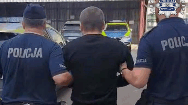 Uzbrojony w siekierę i nóż 39-letni mężczyzna wtargnął do mieszkania, gdzie usiłował zabić 19-latka. Mężczyźnie grozi dożywocie