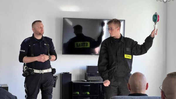 Kędzierzyńsko-kozielscy policjanci szkolą strażaków ochotników