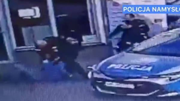 Policji z Namysłowa zatrzymali dwóch braci za kradzież rozbójniczą. Grozi im kara do 10 lat więzienia