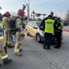 Strażacy i policjanci otrzymali zgłoszenie o pożarze auta na skrzyżowaniu ulic Niemodlińska a Hallera w Opolu