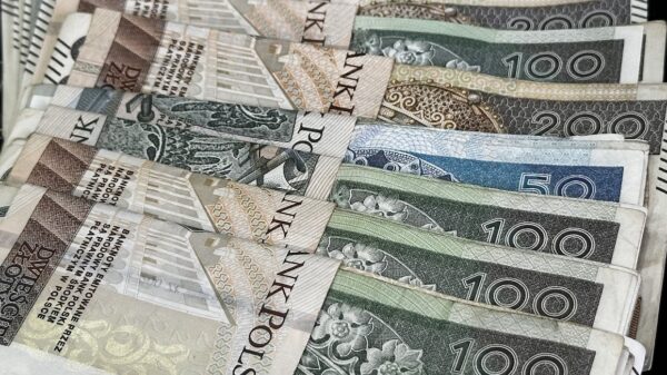 Uważajcie na fałszywe inwestycje. 72-latka straciła blisko 200 tysięcy złotych oraz zaciągnięto na nią pożyczkę