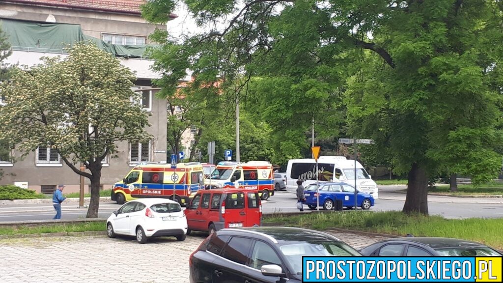 Kierujący seatem potrącił rowerzystkę na skrzyżowaniu ulic Katowicka, a Kościuszki w Opolu.