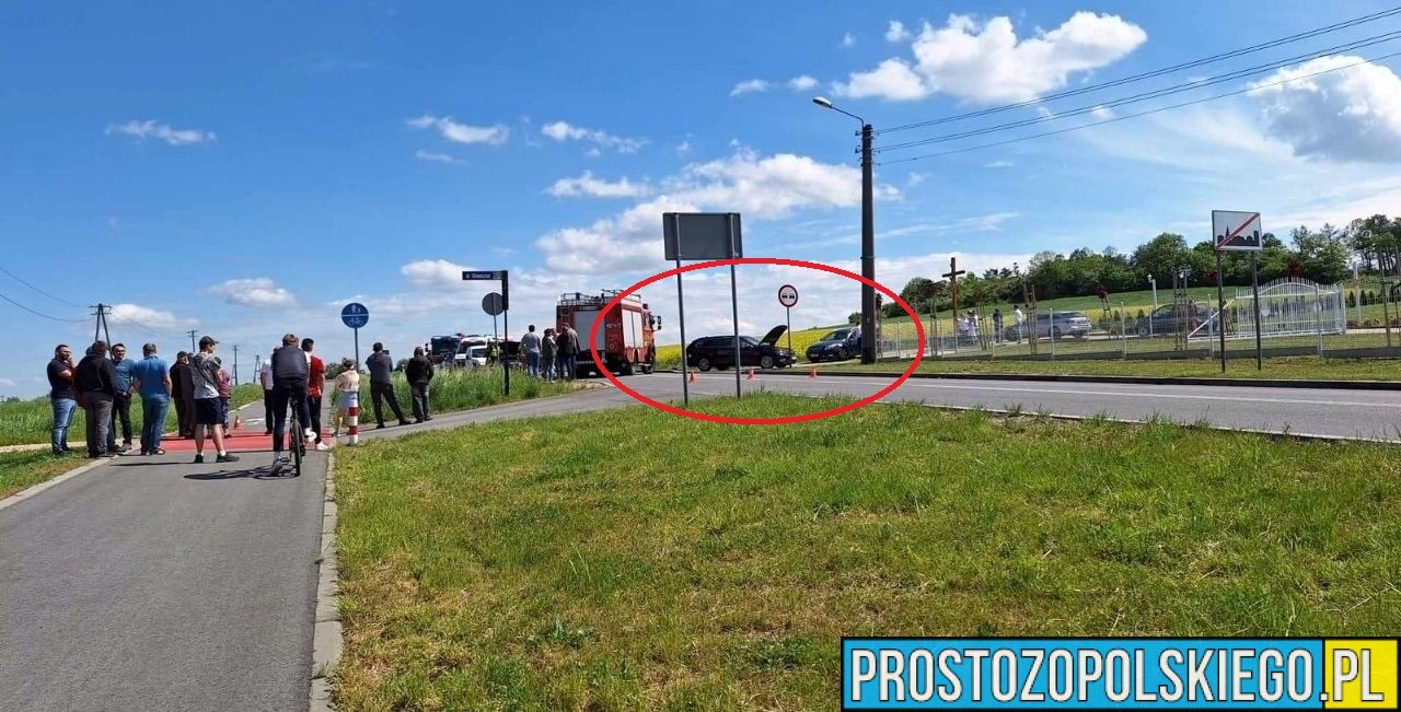 Wypadek z udziałem samochodu i motocykla na DW 409 w Rożniątowie. Na miejscu lądował LPR