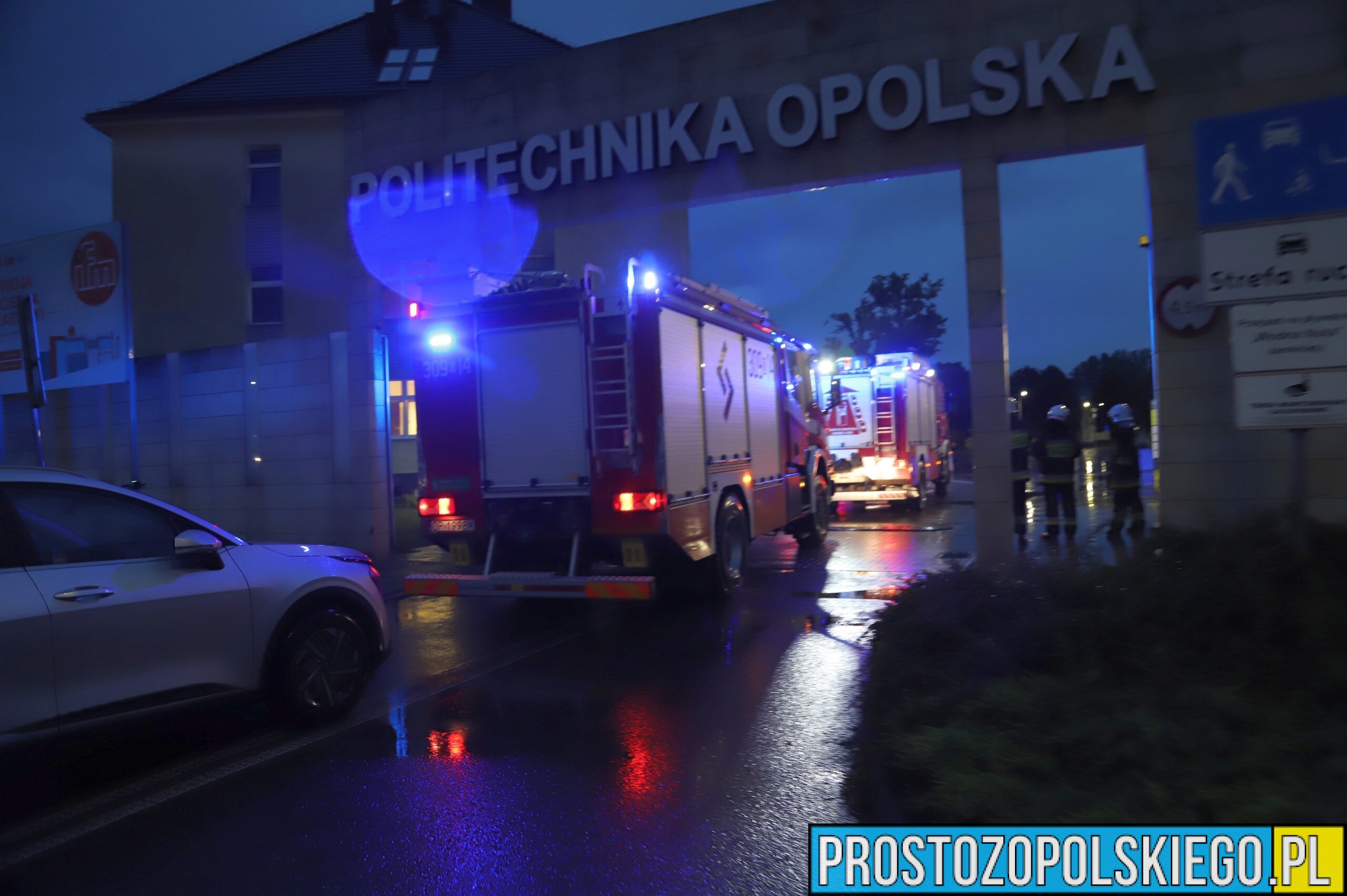 pożar na politechnice. pożar na politechnice opolskiej, politechnika opolska, pożar na uczelni, na politechnice zapaliła sie drukarka, pożar drukarki 3d,