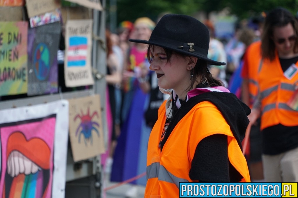 marsz równości opole, marsz opole, parada równości, przemarsz parady, tęczowa parada,
