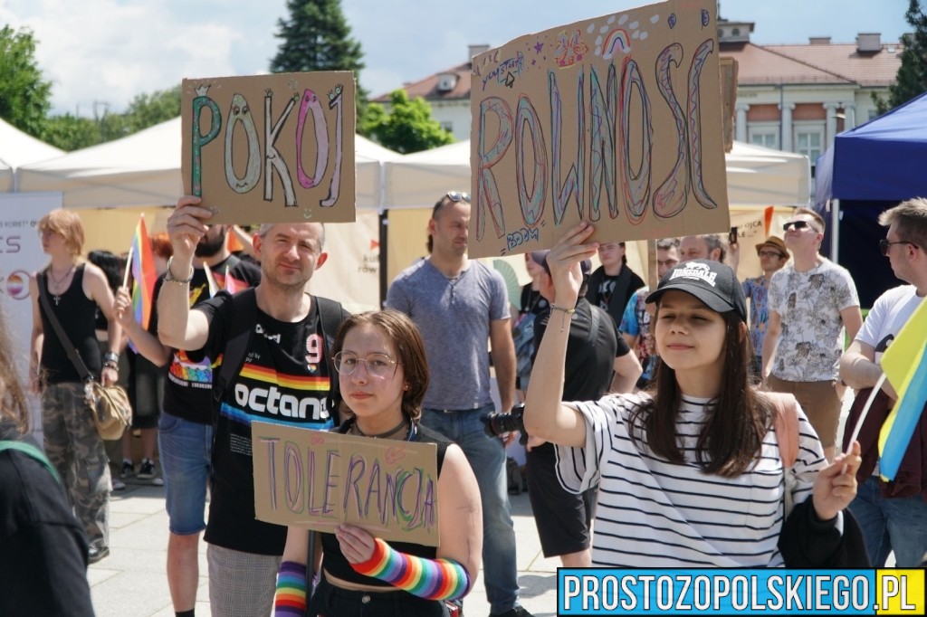 marsz równości opole, marsz opole, parada równości, przemarsz parady, tęczowa parada,