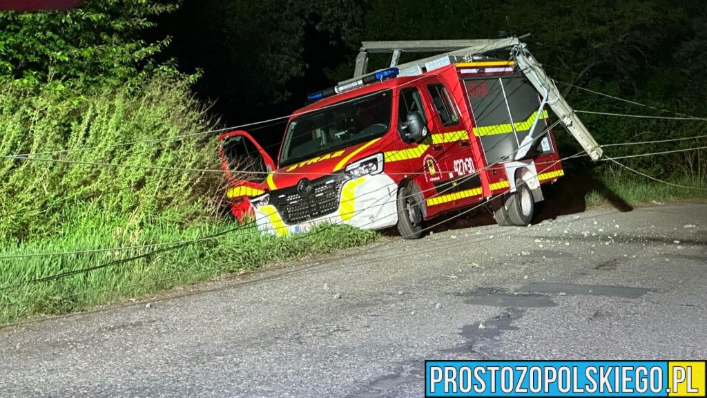 Wypadek samochodu strażackiego z OSP Brzeźce