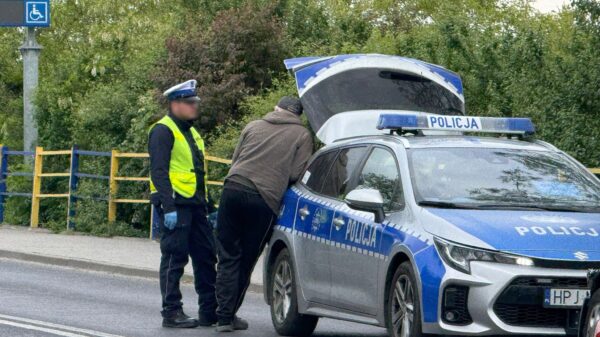 66-latek spowodował kolizji, mając ponad 3 promile i ledwo trzymał się na nogach