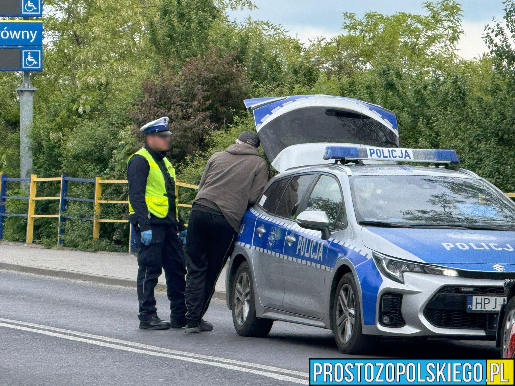 66-latek spowodował kolizji, mając ponad 3 promile i ledwo trzymał się na nogach