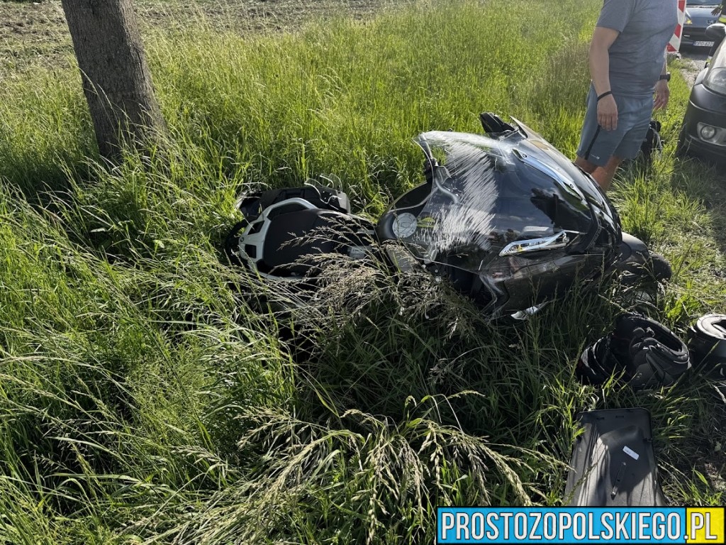 wypadek motocyklisty, wypadek wrzoski, zderzenie samochodu z motorem, rozbity motor, wypadek z udziałem motocykla,