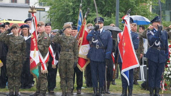 Rocznica uchwalenia Konstytucji 3 Maja. Deszcz nie przeszkodził w uroczystościach