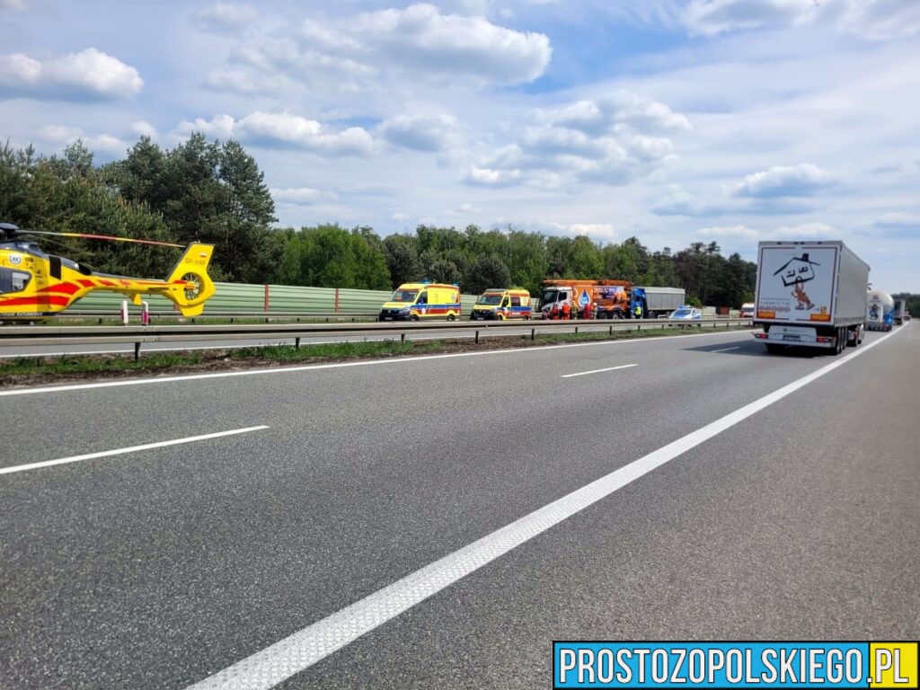 wypadek na autostradzie, autostrada zablokowana, zderzenie ciężarówek, zderzenie ciężarówek na autostradzie, zablokowana autostrada a4,
