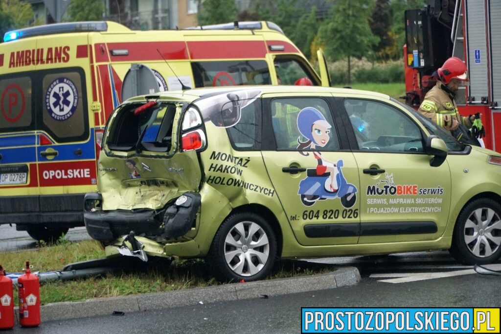 wypadek na witoza w Opolu, mustang rozbity, sprawca zakuty w kajdanki, kierowca w kajdankach, sprawca zatrzymany przez policję, rozbił mustanga, 