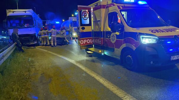 Auto rozerwane jak konserwa – poważny wypadek na obwodnicy Opola