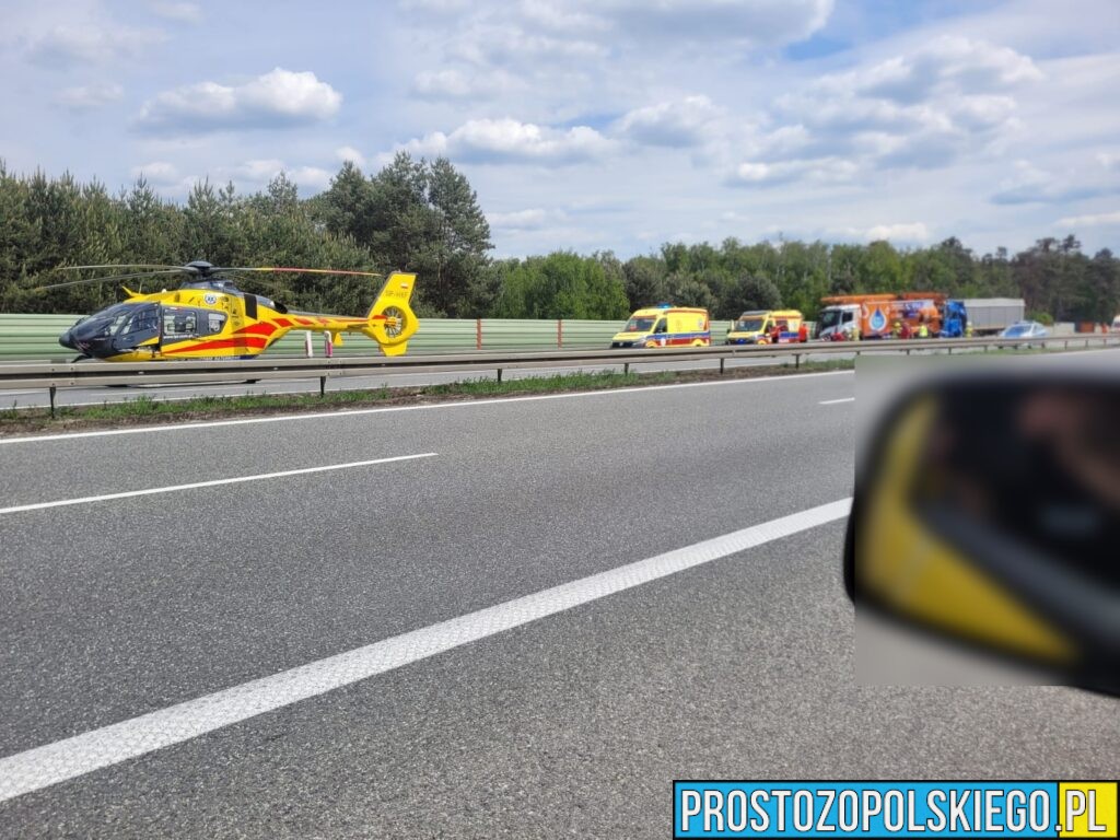 wypadek na autostradzie, autostrada zablokowana, zderzenie ciężarówek, zderzenie ciężarówek na autostradzie, zablokowana autostrada a4,