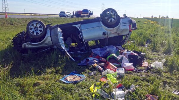Dachowanie auta na autostradzie A4. Kierujący obywatel Ukrainy miał 0,9 promila i został zabrany do szpitala