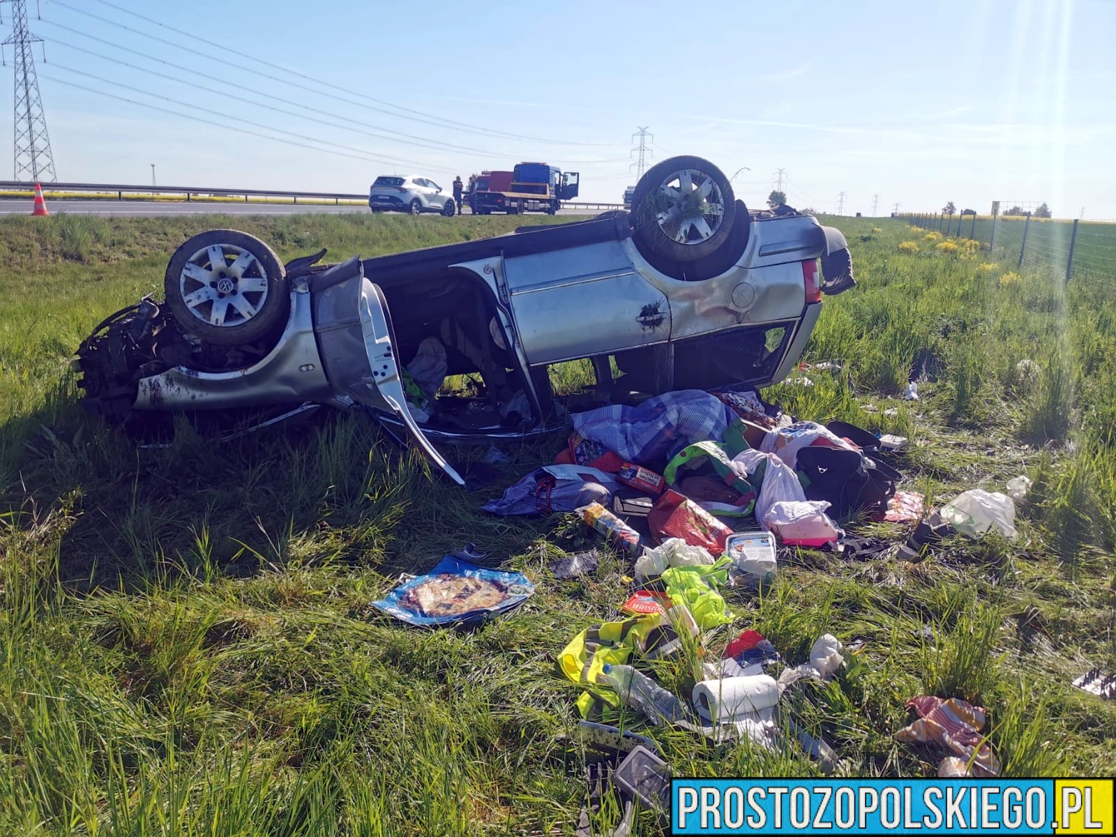 Dachowanie auta na autostradzie A4. Kierujący obywatel Ukrainy miał 0,9 promila i został zabrany do szpitala