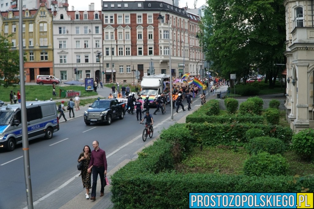 marsz równości opole, marsz opole, parada równości, przemarsz parady, tęczowa parada,