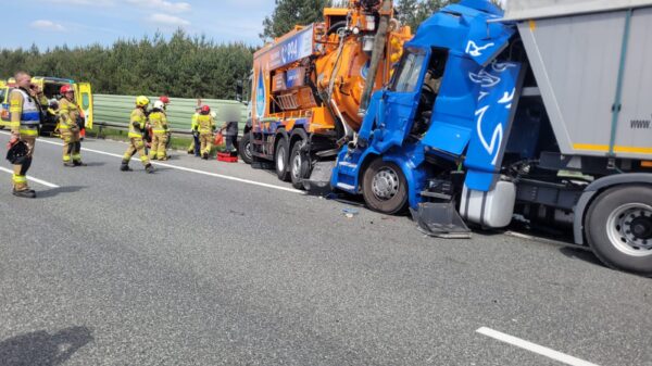 Wypadek na A4 – Zderzenie Dwóch Ciężarówek na 226. Kilometrze. Na miejscu lądował LPR