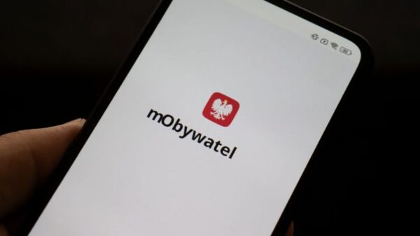 Nielegalny handel fałszywymi dokumentami tożsamości w sieci. Ministerstwo ostrzega