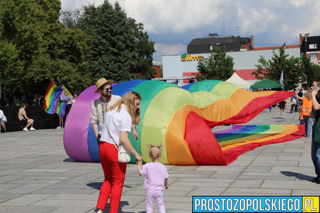 marsz równości opole, marsz opole, parada równości, przemarsz parady, tęczowa parada,