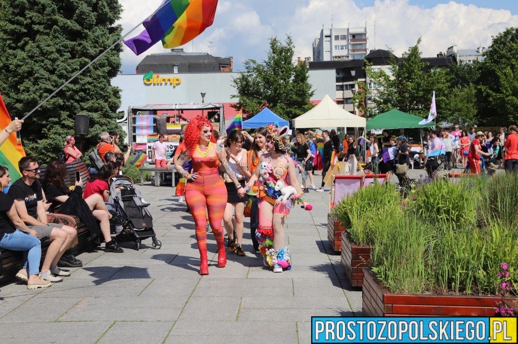 marsz równości opole, marsz opole, parada równości, przemarsz parady, tęczowa parada,
