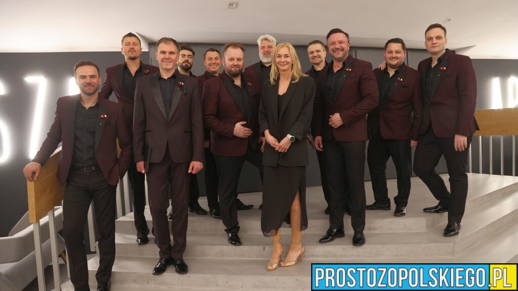„10 Tenorów Dla Ciebie Mamo” – pełen emocji koncert w Teatrze im. Jana Kochanowskiego