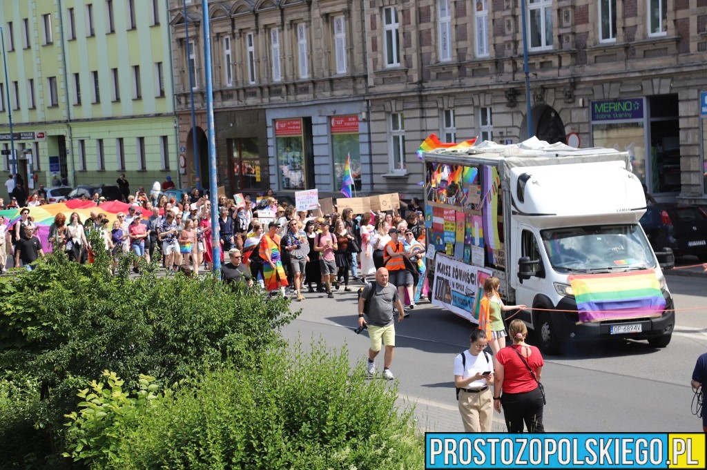 marsz równości opole, marsz opole, parada równości, przemarsz parady, tęczowa parada,