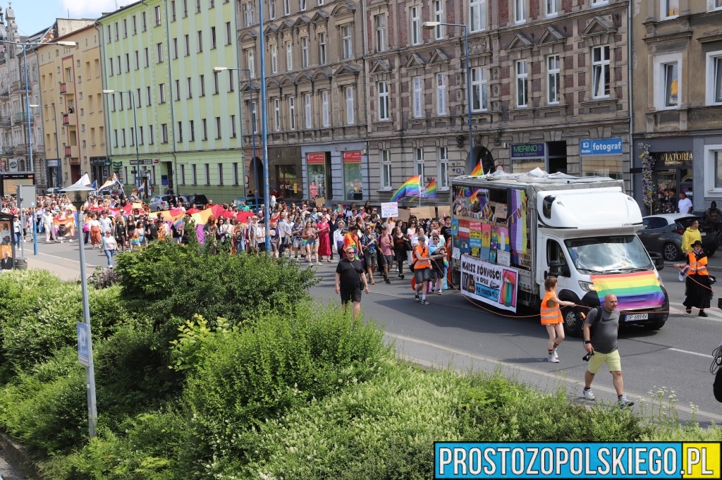 marsz równości opole, marsz opole, parada równości, przemarsz parady, tęczowa parada,