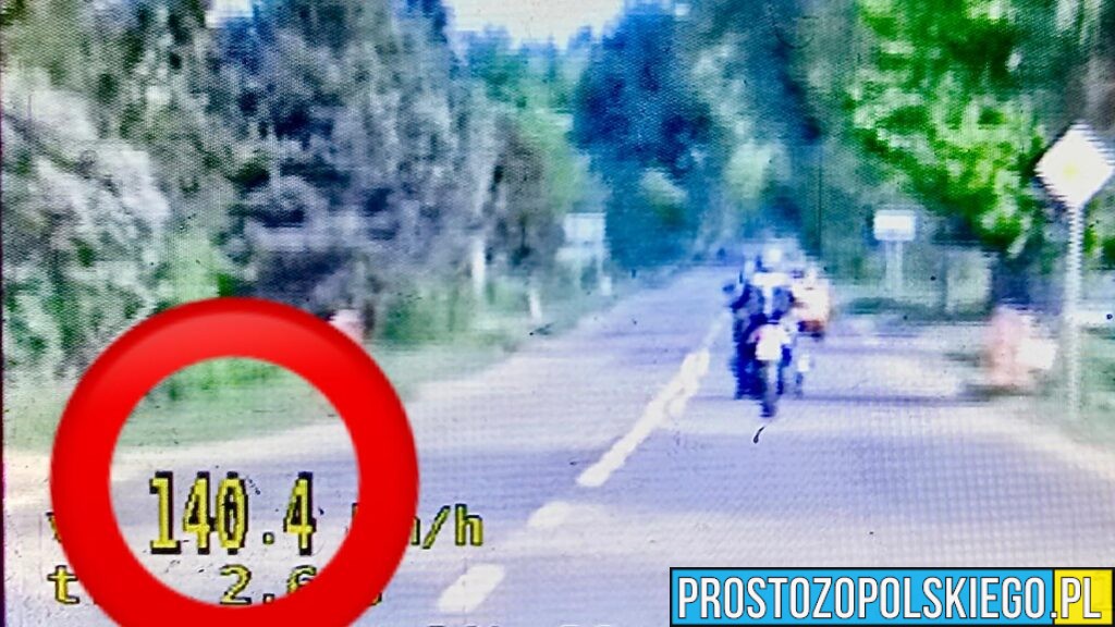 Pomylił lokalną drogę z autostradą. 48-letni motocyklista stracił prawo jazdy