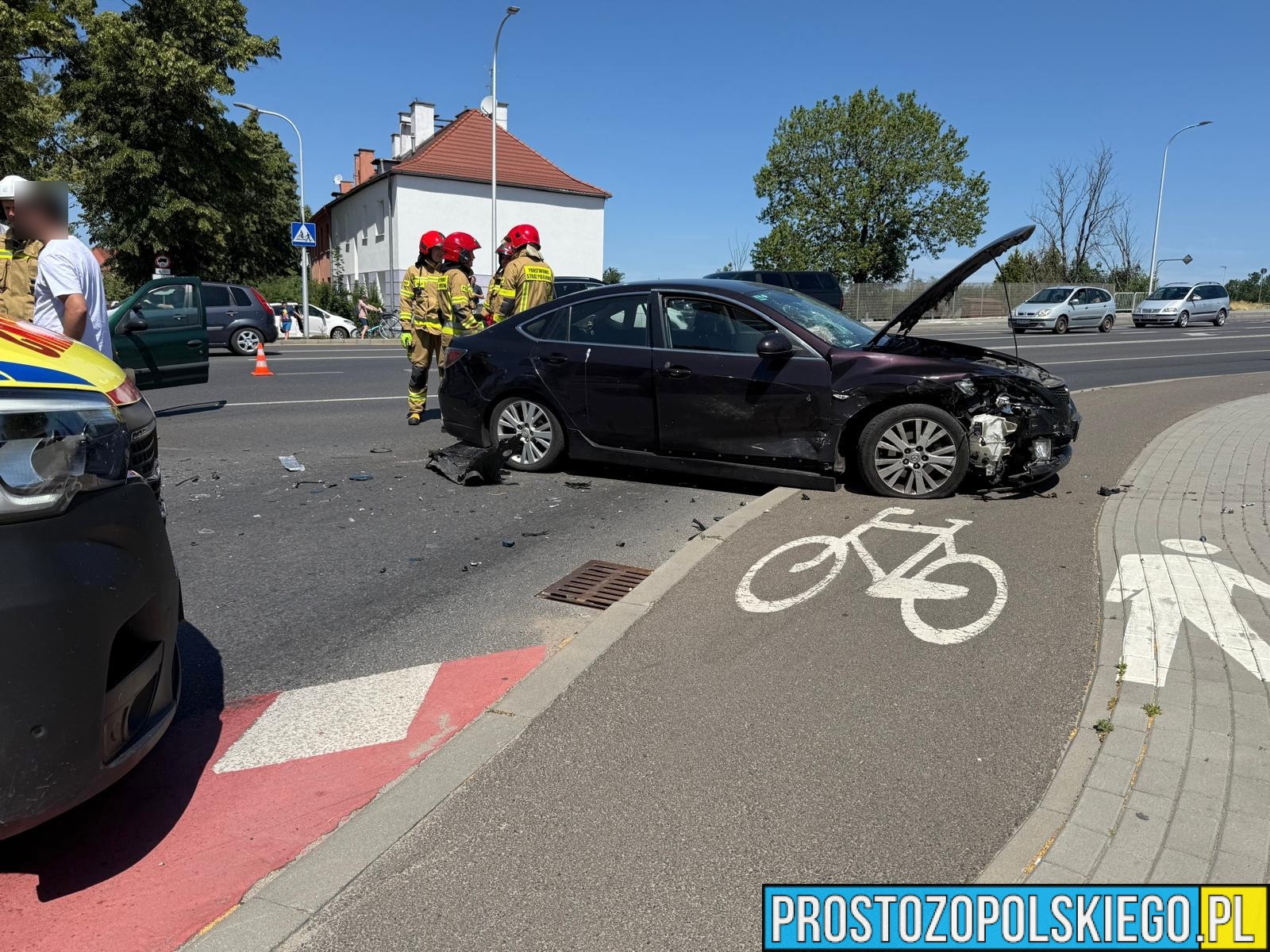 wypadek w opolu, wypadek na niemodlinskiej, wypadek na krapkowickiej, wypadek na zaodrzu, zderzenie 2 aut osobowych,