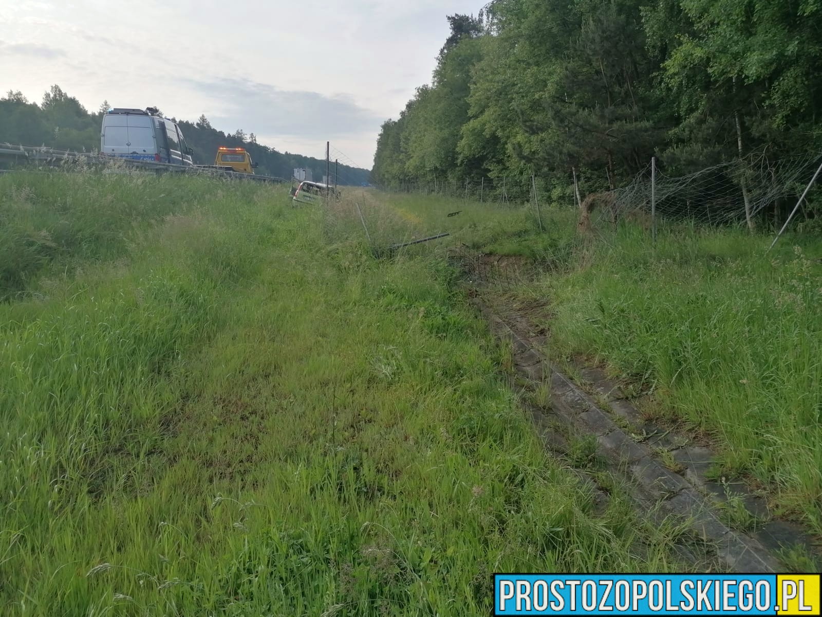 obywatel gruzji dachował, pijany obywatel gruzji, pijany gruzinin, dachował na autostradzie, dachowanie na a4, dachowanie na autostradzzie, wypadek na autostradzie, 