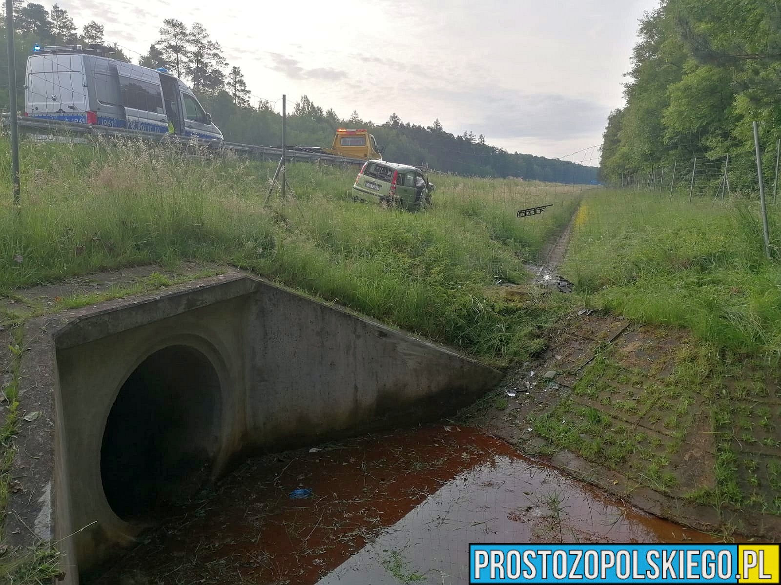obywatel gruzji dachował, pijany obywatel gruzji, pijany gruzinin, dachował na autostradzie, dachowanie na a4, dachowanie na autostradzzie, wypadek na autostradzie, 