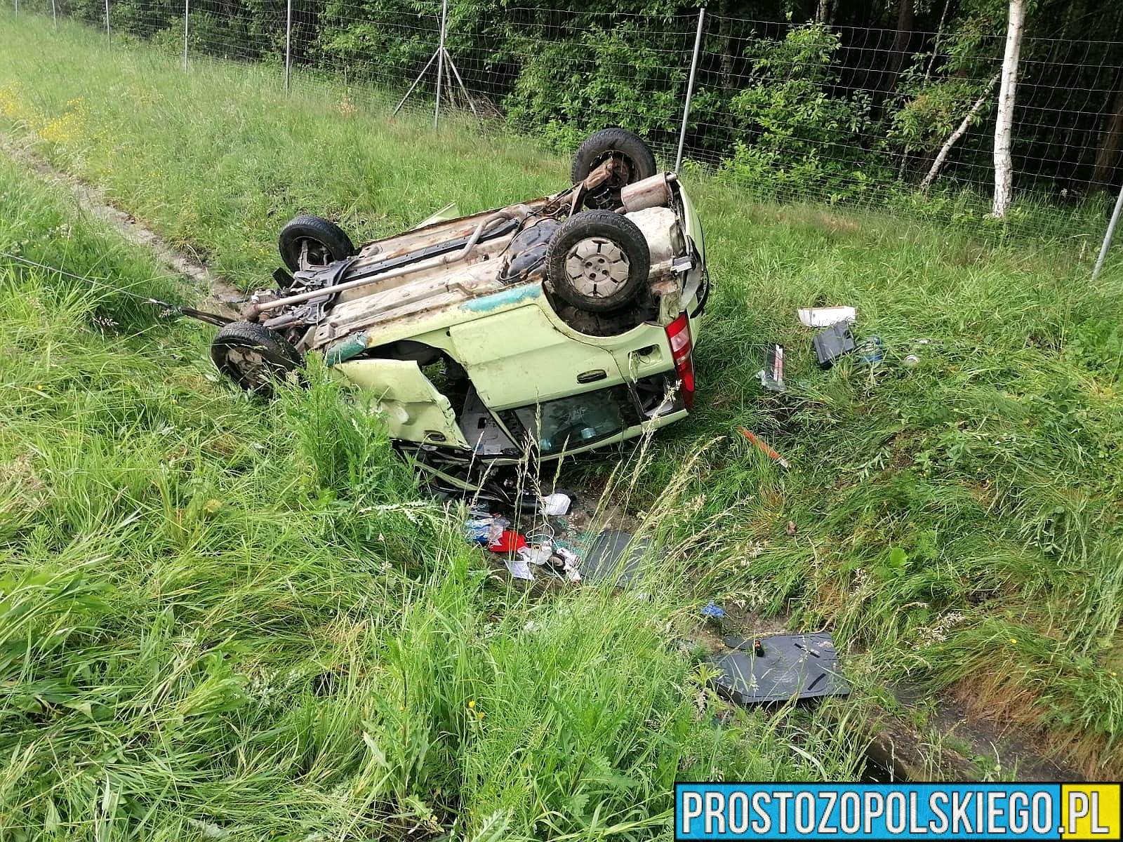 obywatel gruzji dachował, pijany obywatel gruzji, pijany gruzinin, dachował na autostradzie, dachowanie na a4, dachowanie na autostradzzie, wypadek na autostradzie, 