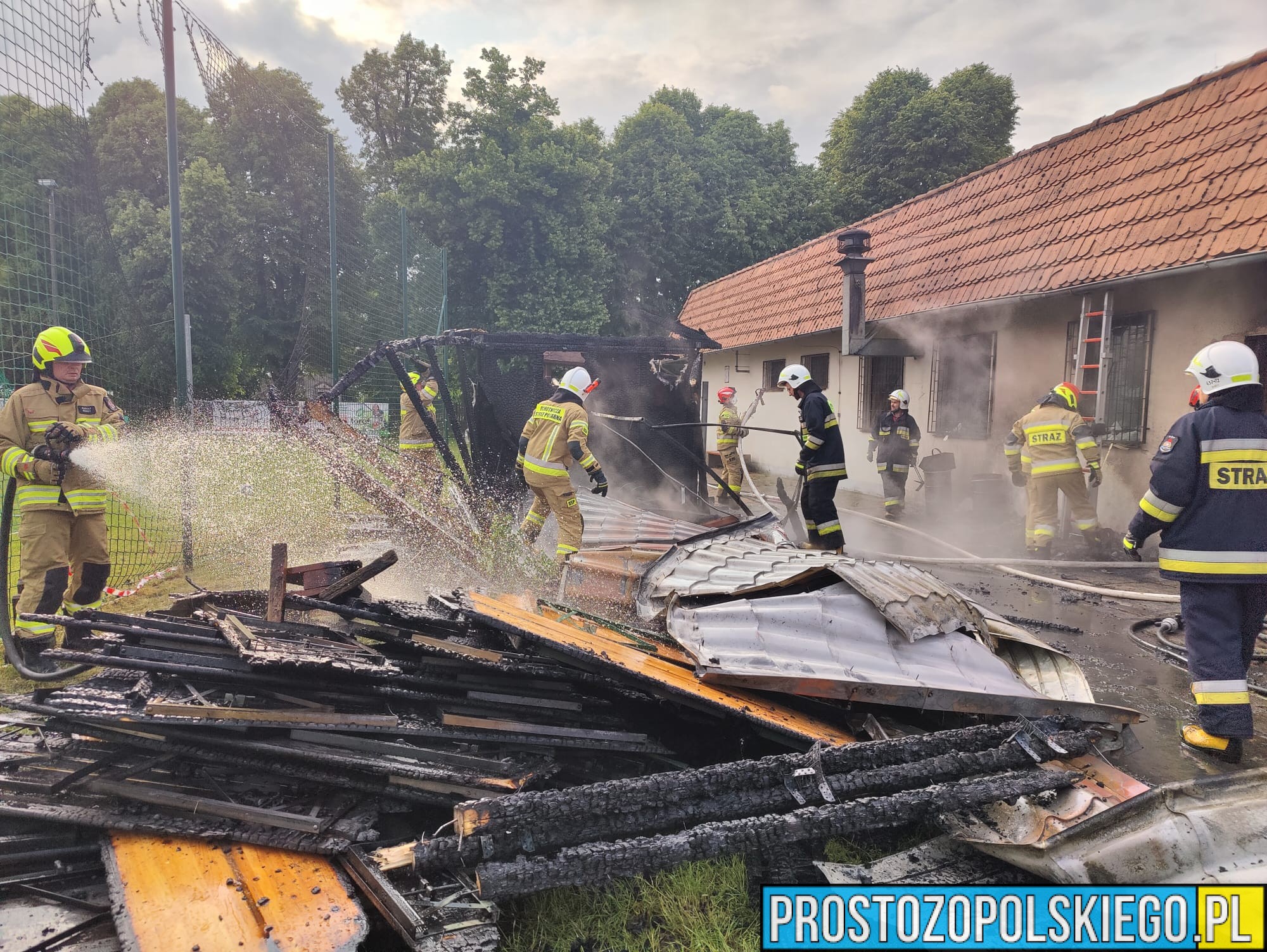 Pożar wiaty przy świetlicy wiejskiej w Kujakowicach Górnych