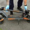 13-latek, który na hulajnodze elektrycznej uderzył w ogrodzenie trafił do szpitala