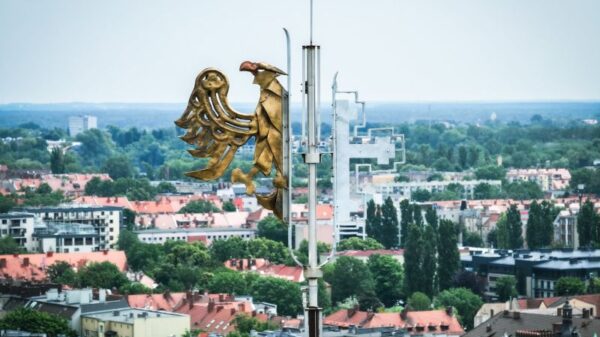 Hełm i iglica jak nowe – zakończono etap remontu wieży Ratuszowej