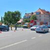 Zderzenie dwóch aut na skrzyżowaniu Niemodlińskiej i Krapkowickiej w Opolu. Jedna osoba trafiła do szpitala