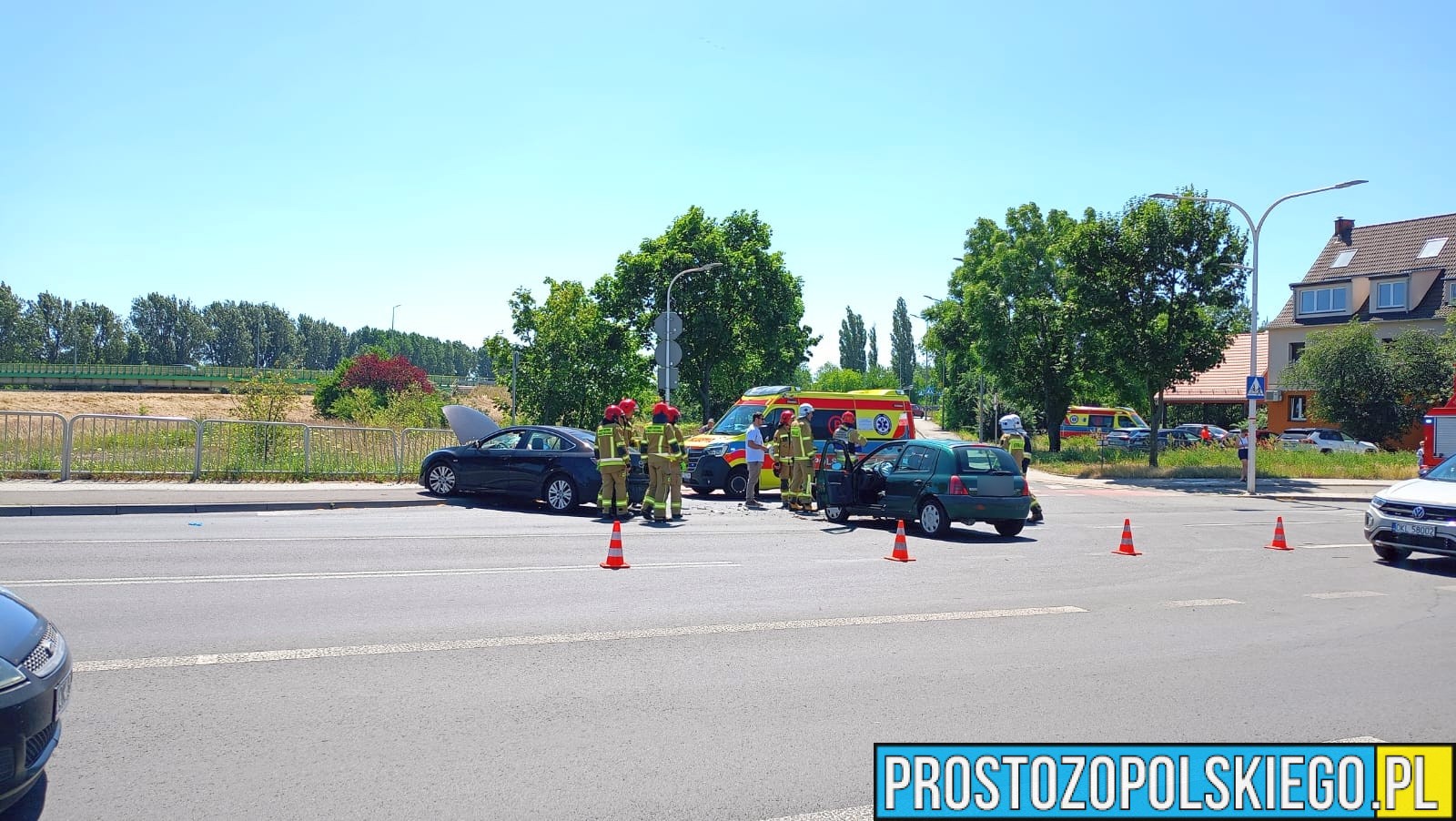 wypadek w opolu, wypadek na niemodlinskiej, wypadek na krapkowickiej, wypadek na zaodrzu, zderzenie 2 aut osobowych,